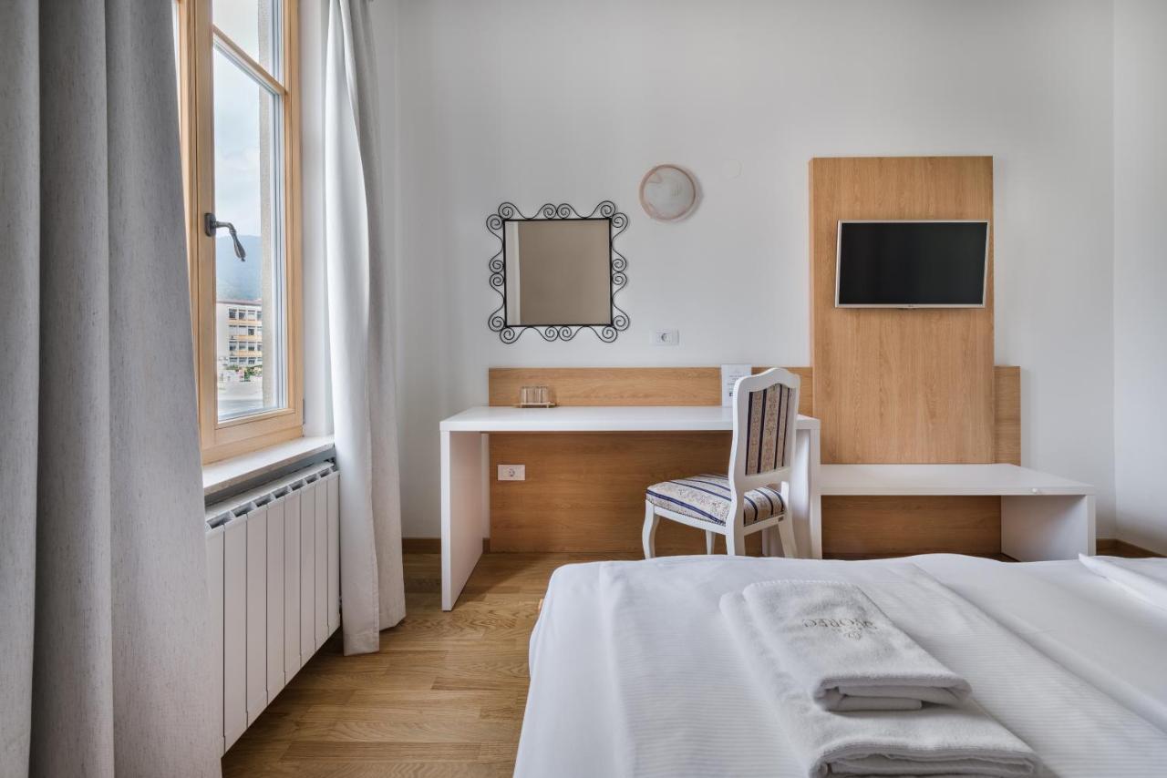Hotel Dvorec Tolmin Exterior photo