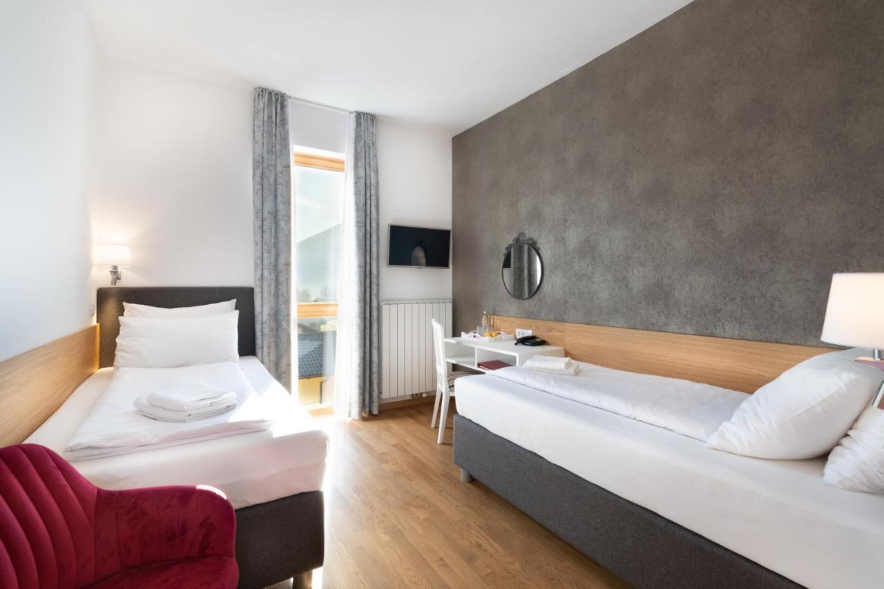 Hotel Dvorec Tolmin Exterior photo