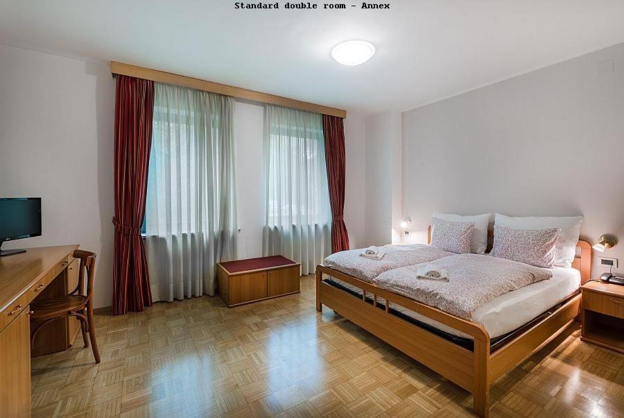 Hotel Dvorec Tolmin Exterior photo