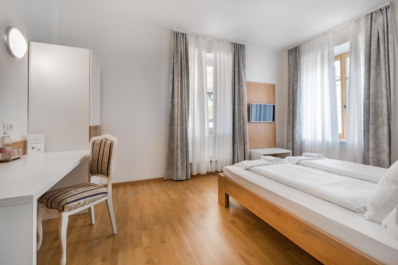 Hotel Dvorec Tolmin Exterior photo