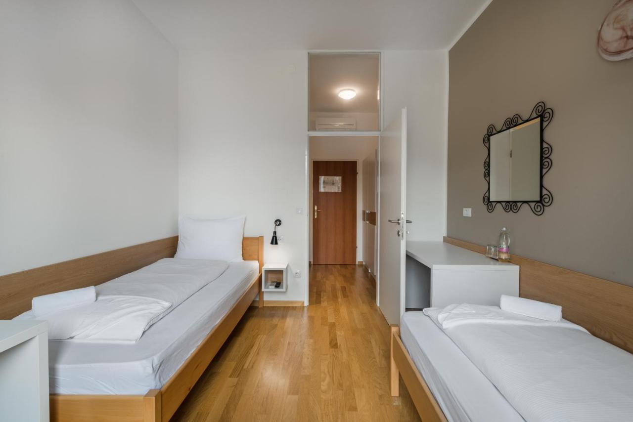 Hotel Dvorec Tolmin Exterior photo